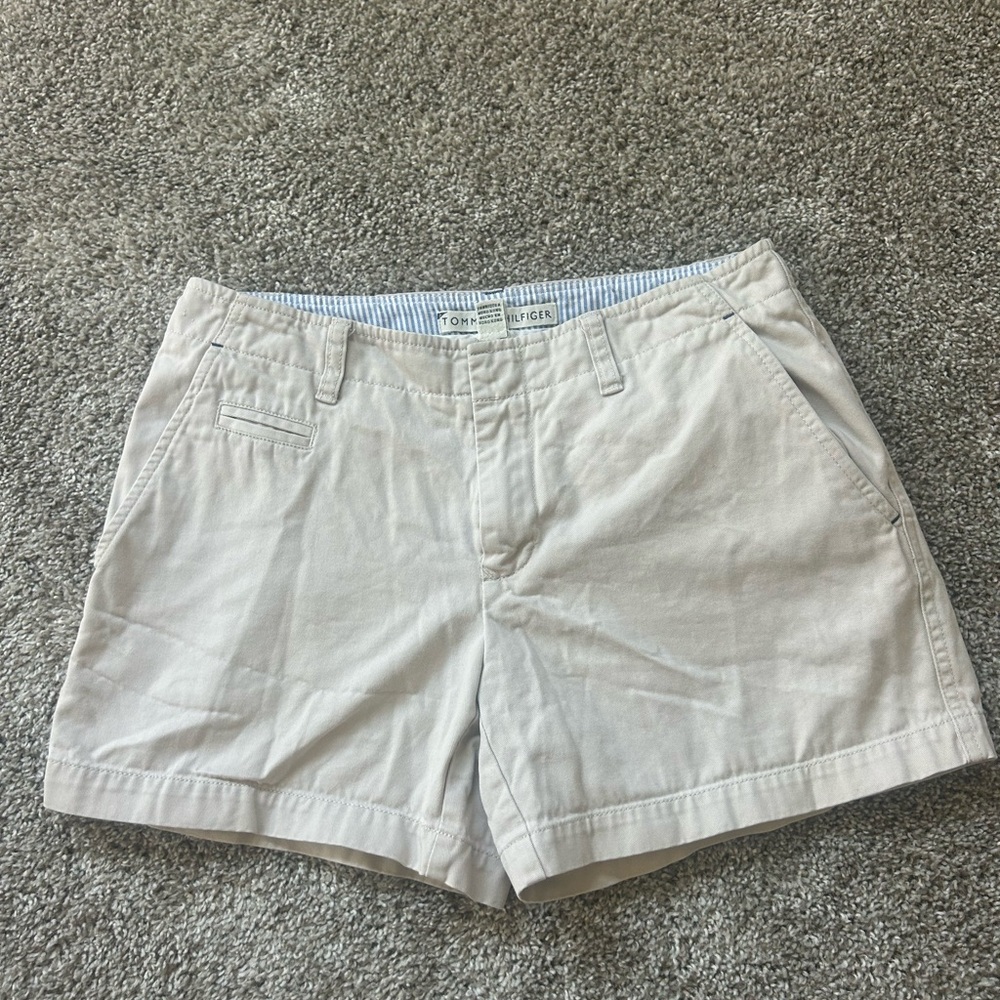 Tommy Hilfiger Tan Cargo Shorts Relaxed Fit